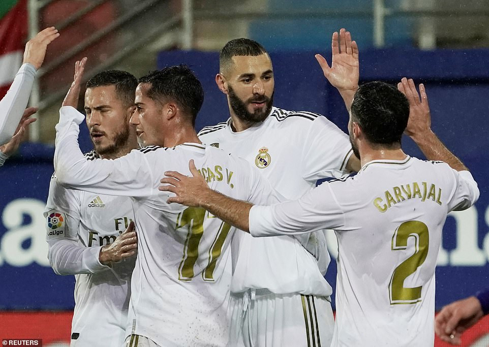 20804498 0 Karim Benzema scored two first half goals to go to the top of th a 9 1573324091511